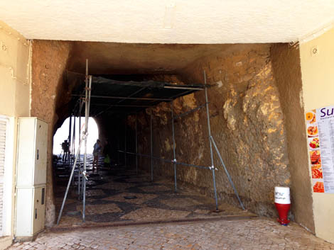 Túnel da Praia do Peneco Sul Informação