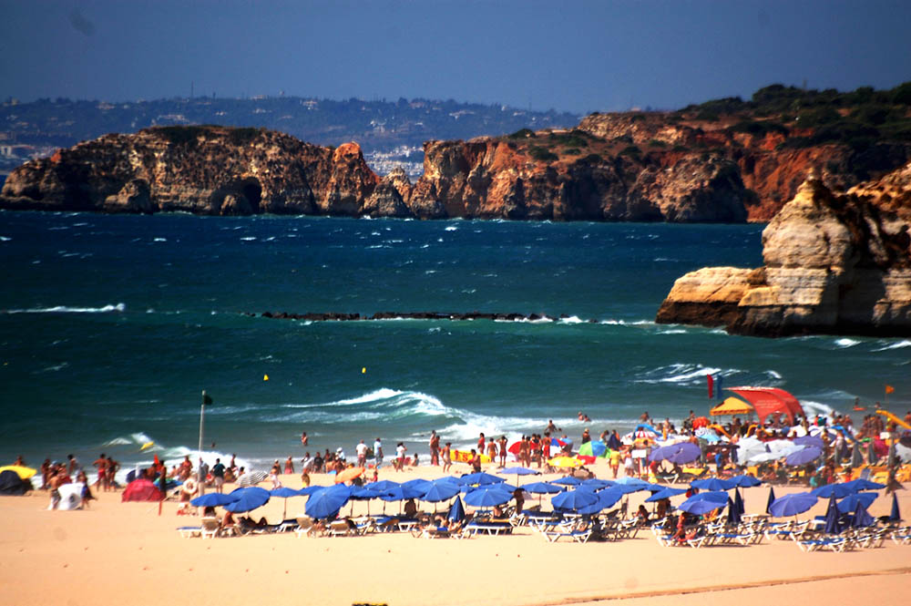 Sul Informação - Hoteleiros do Algarve conseguiram gerar mais receitas por cada turista em 2015