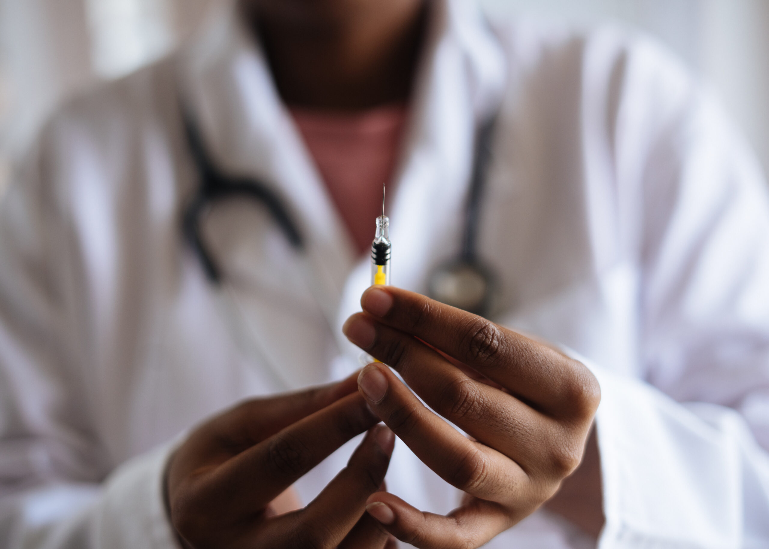 Sul Informação - Covid-19: Vacina da AstraZeneca desaconselhada a pessoas com mais de 65 anos