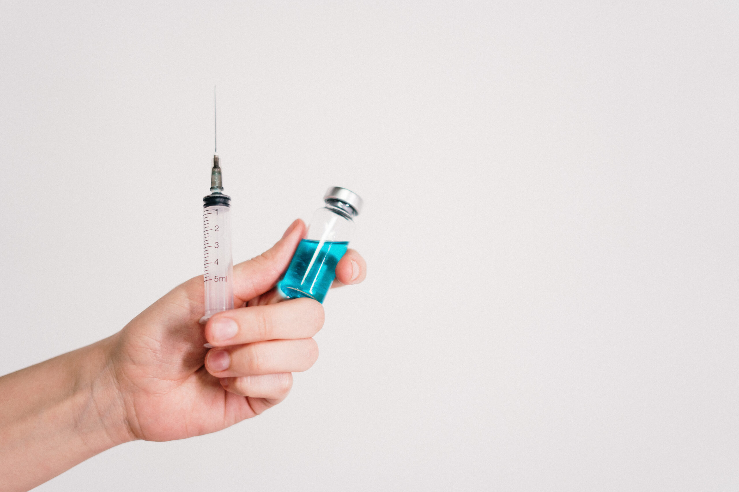 Sul Informação - Covid-19: Agência Europeia do Medicamento aprova vacina da Moderna