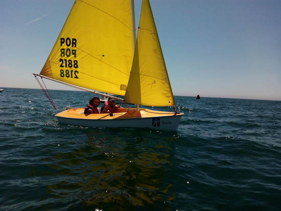 Sul Informação - Dupla da Vela Solidária no 1º lugar do pódio da 2ª PAN Access em Cascais