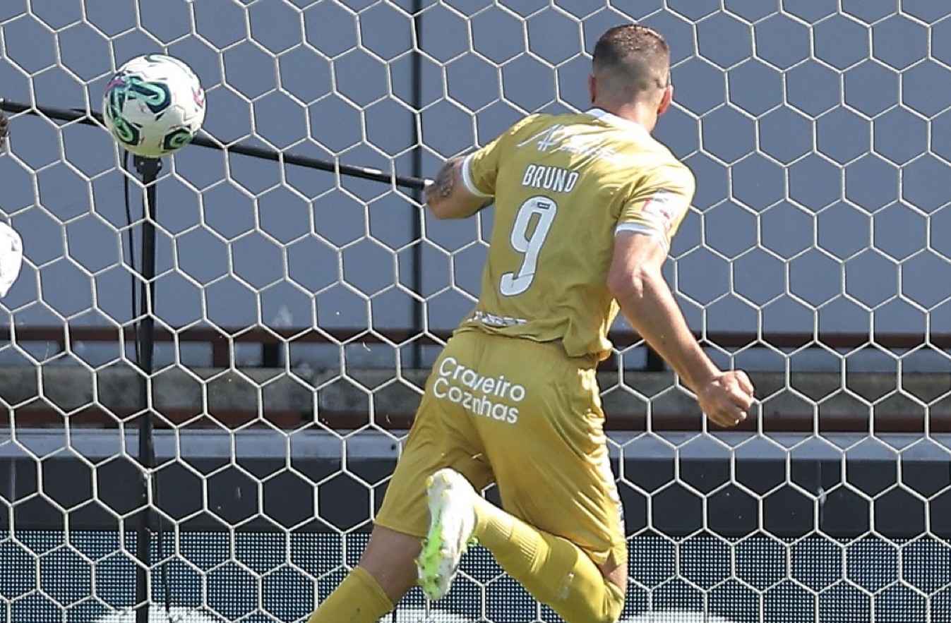 Sul Informação - Farense deixa escapar vitória em Guimarães nos últimos minutos