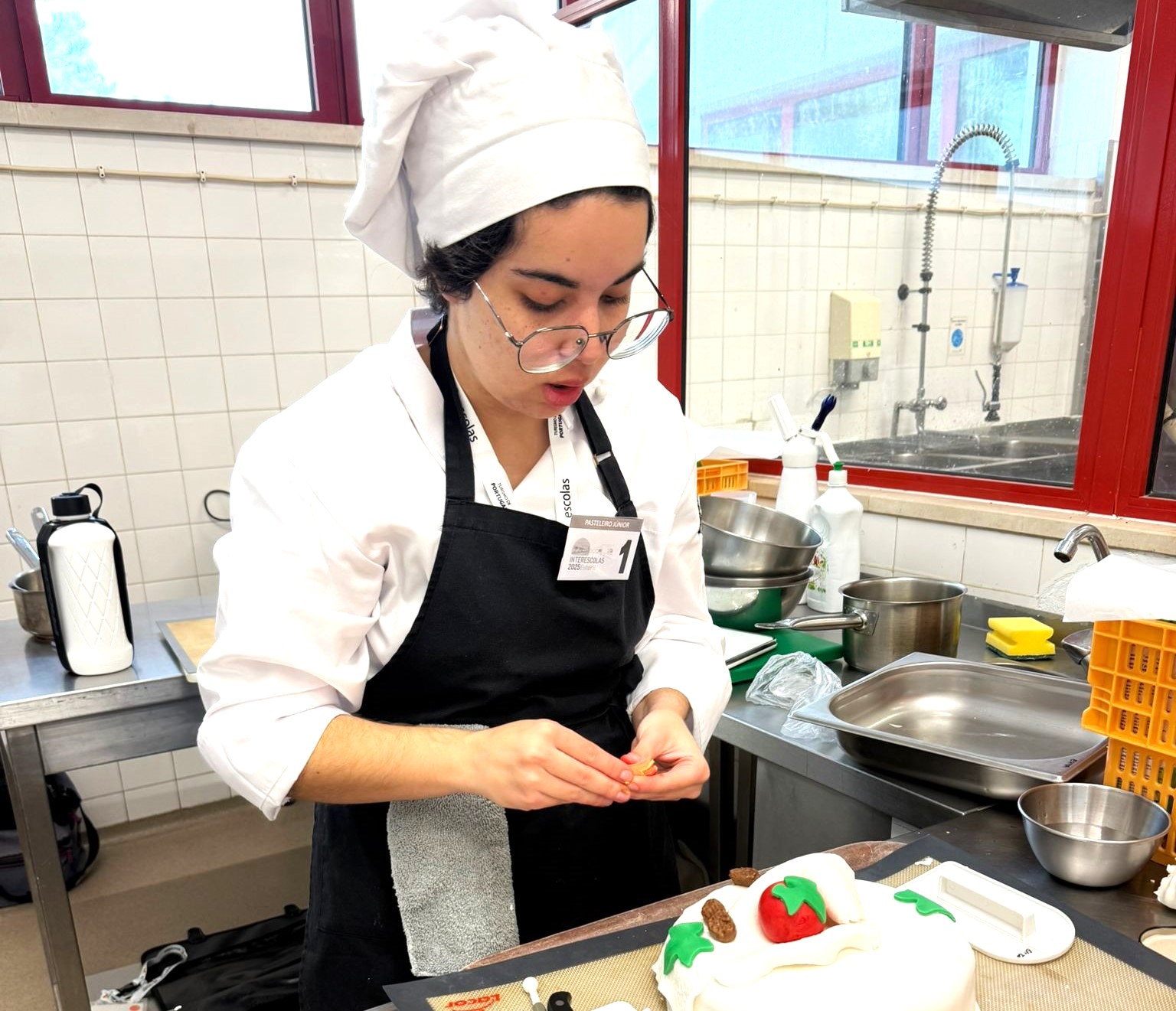 Sul Informação - Aluna da Escola de Turismo e Hotelaria do Algarve representa Portugal em competição na Suécia