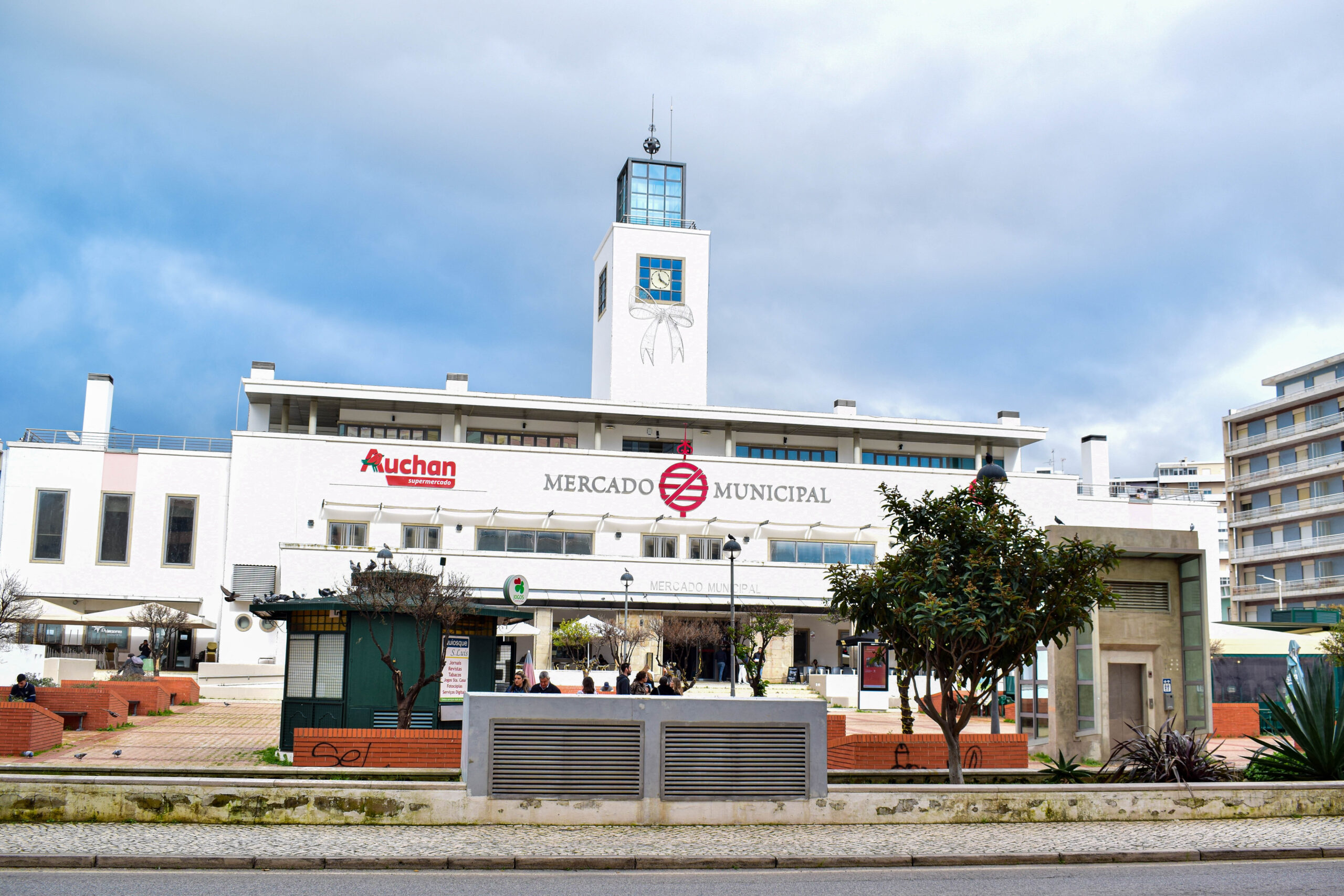 Sul Informação - Mercado Municipal de Faro vai ter estacionamento gratuito ao domingo