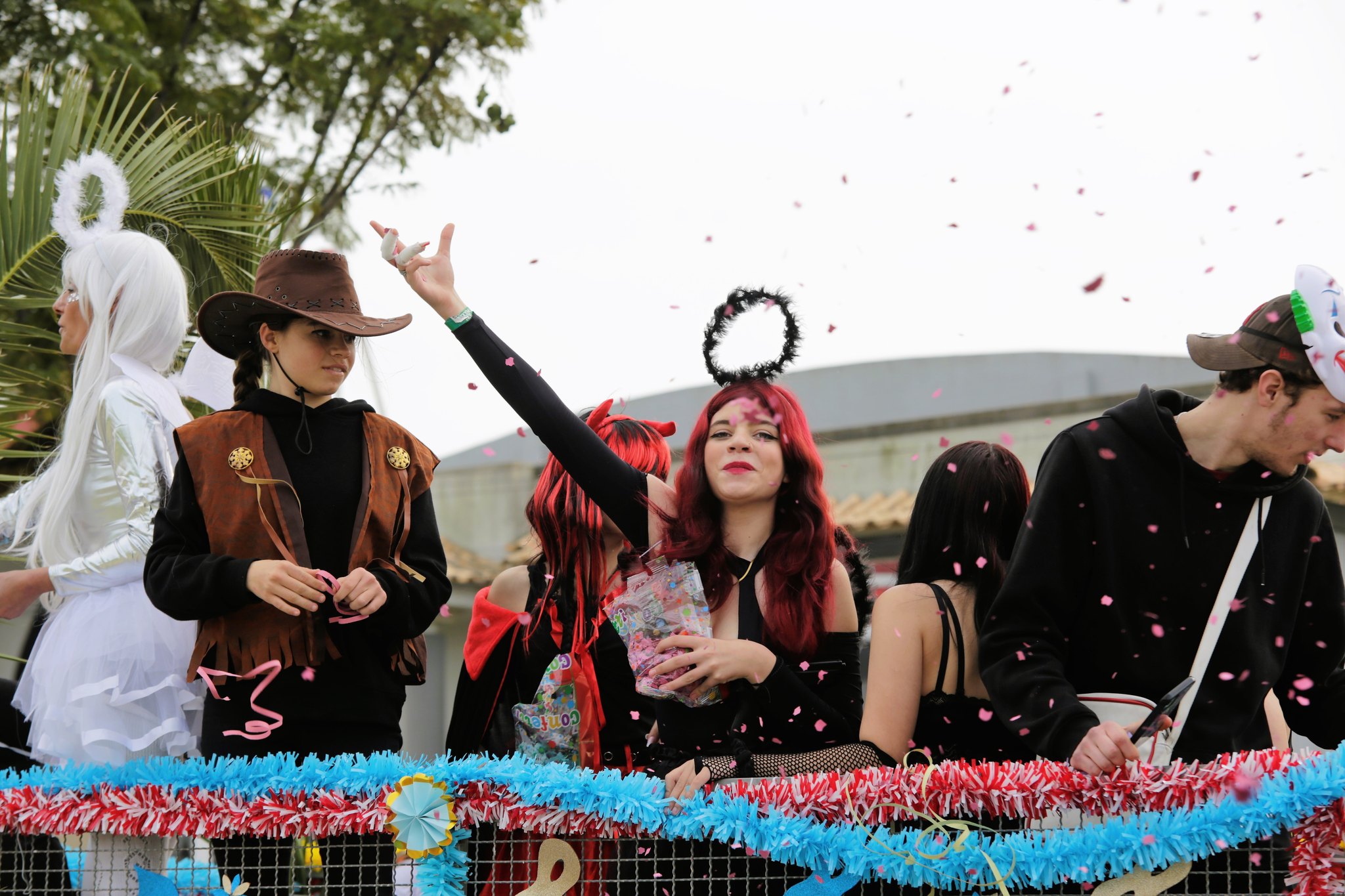 Sul Informação - Carnaval Trapalhão deste ano é também Futurista