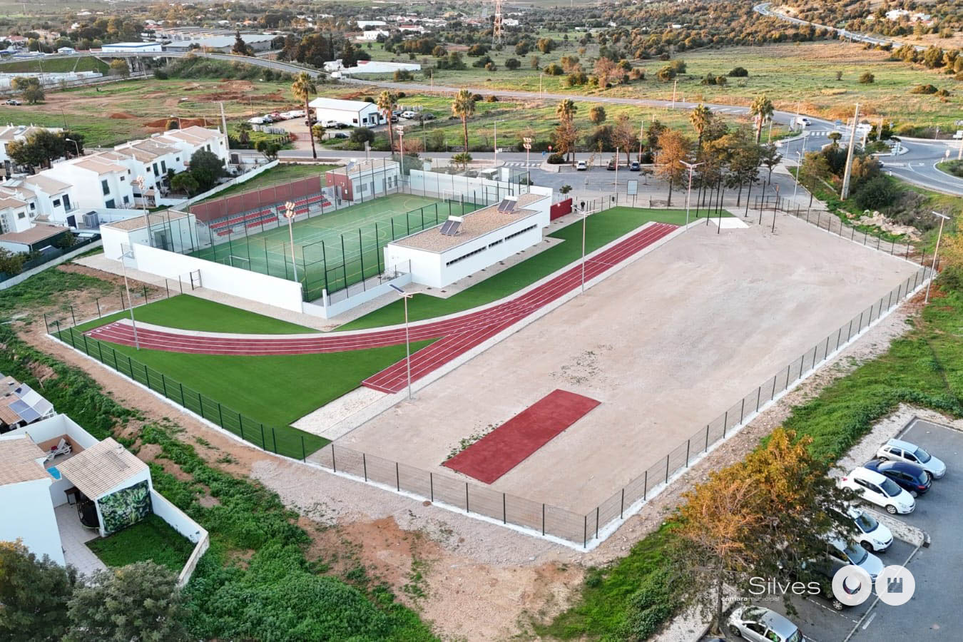 Sul Informação - Nova Pista de Atletismo de Tunes já foi inaugurada