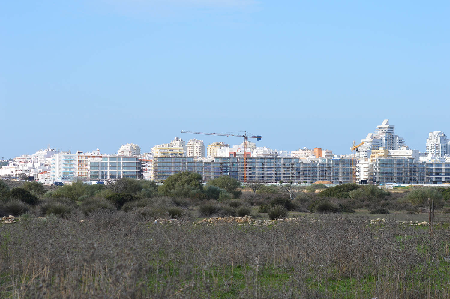 Sul Informação - Casa onde não há casas, todos ralham e todos têm razão