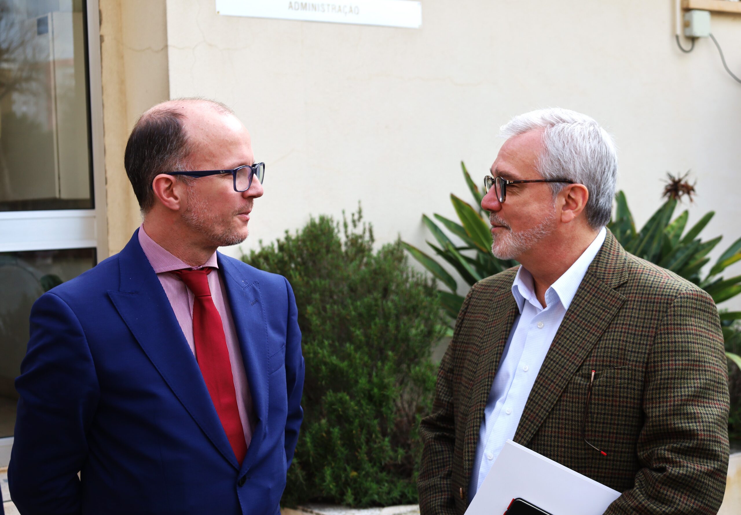 Sul Informação - Líder da UGT defende aumento dos salários dos profissionais de saúde em visita a Faro
