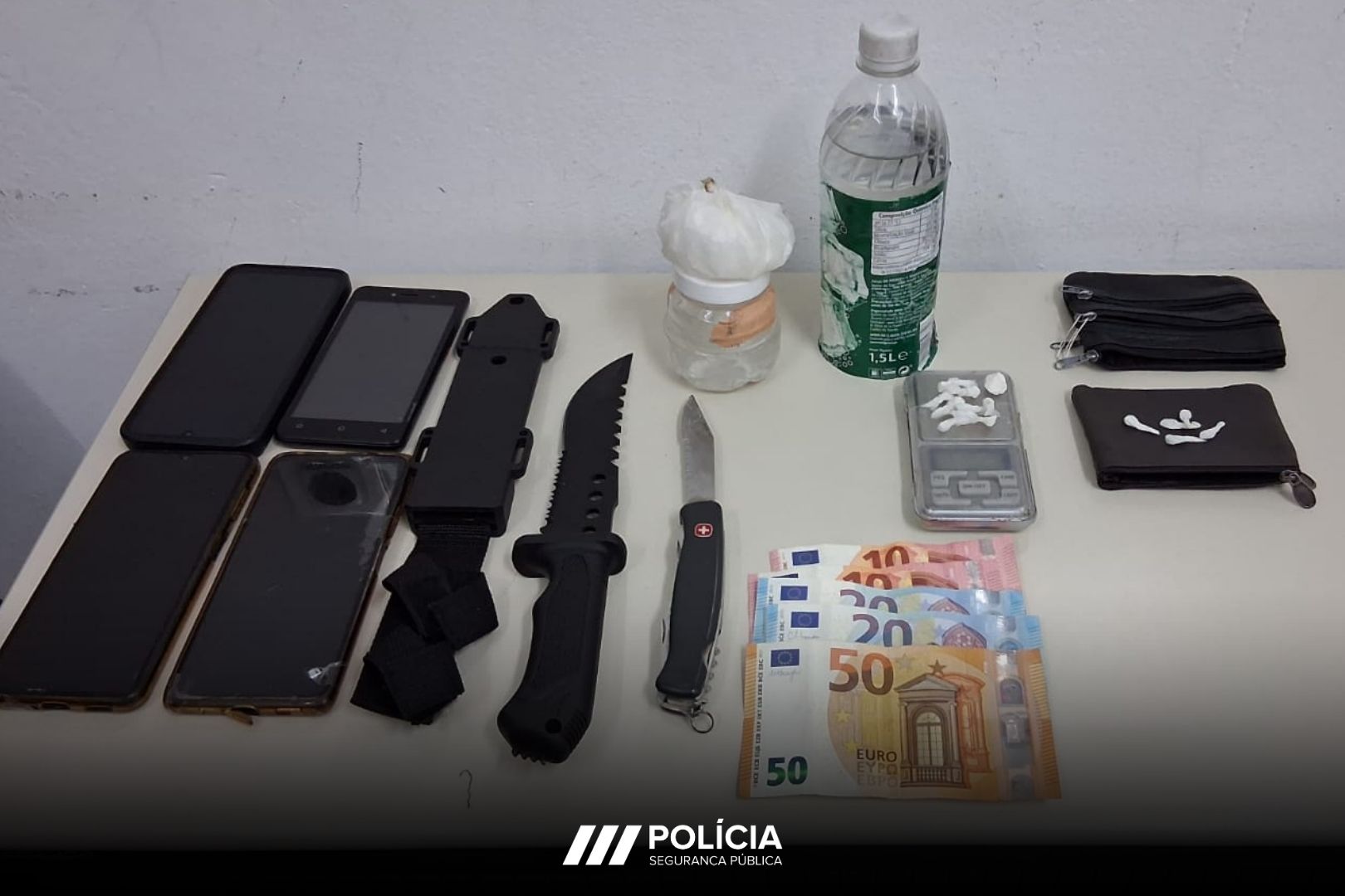 Sul Informação - Dois homens e uma mulher detidos por tráfico de droga no centro de Tavira