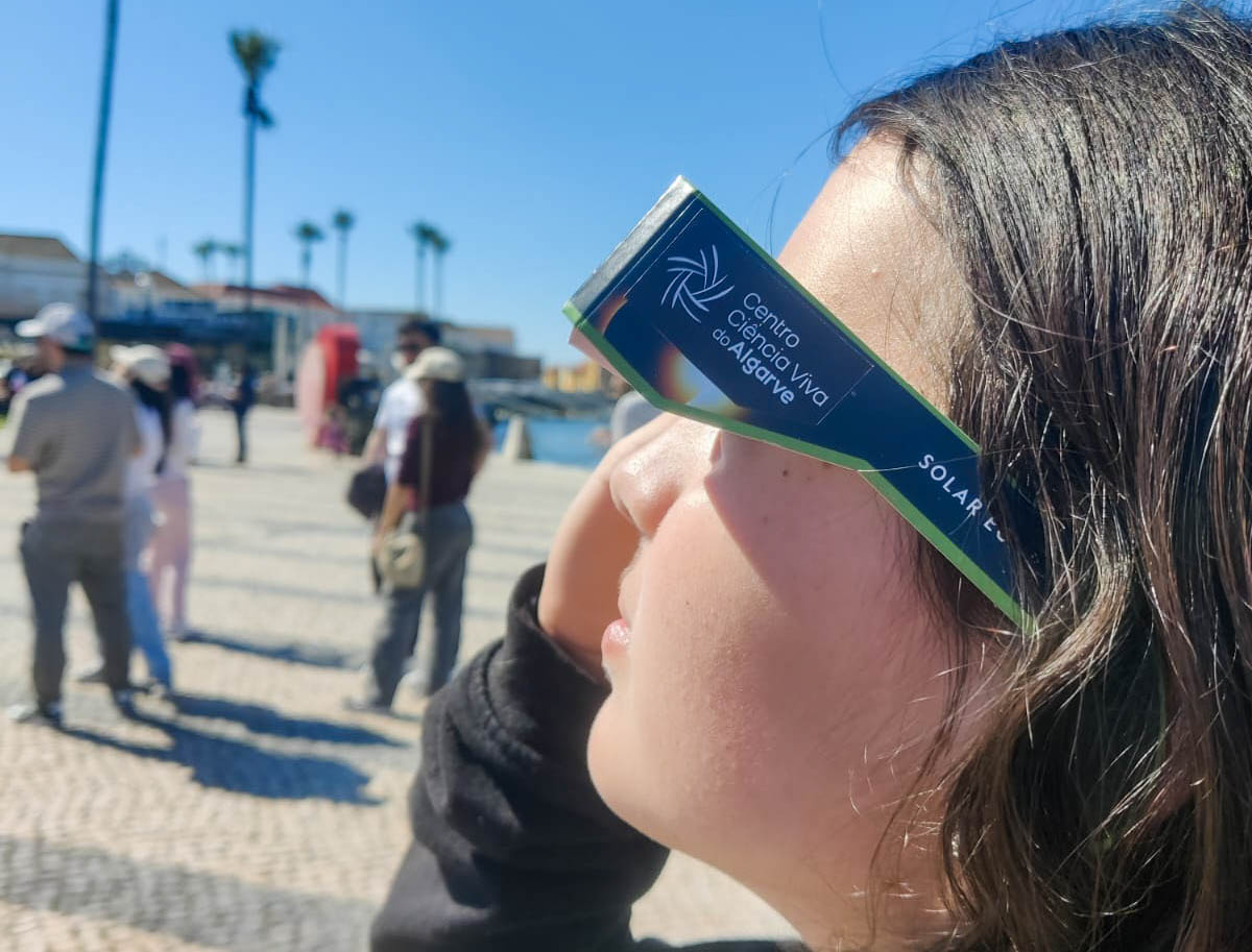 Observação do Eclipse Solar em Faro em 2025
