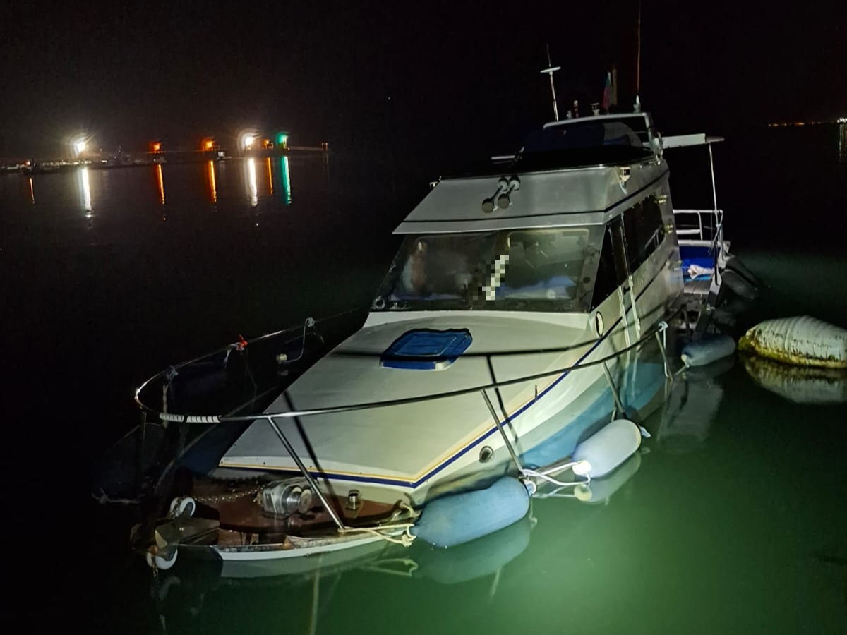 Sul Informação - Embarcação de recreio afunda ao largo do Porto de Abrigo da Culatra