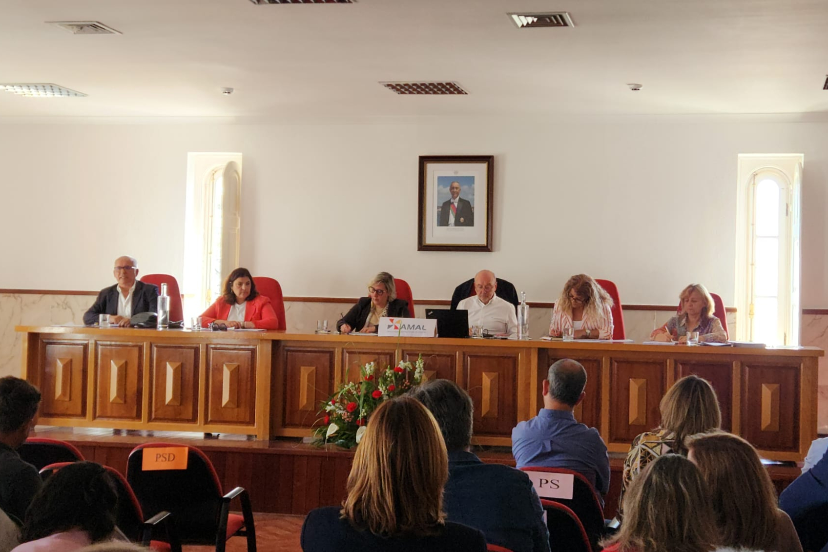 Sul Informação - Assembleia Intermunicipal aprovou revisão de orçamento da AMAL em pleno apagão