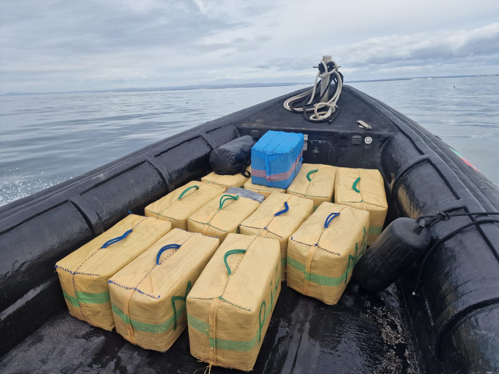 Sul Informação - Polícia Marítima apreende 21 fardos de droga a sul da Barra do rio Guadiana 