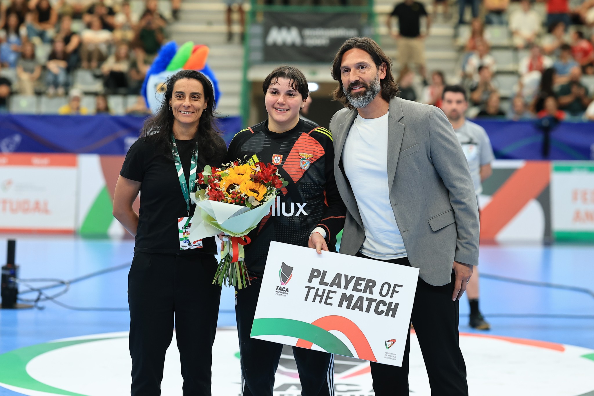 Sul Informação - Andebolista algarvia Matilde Rosa celebra dobradinha com prémio de “MVP” na final da Taça