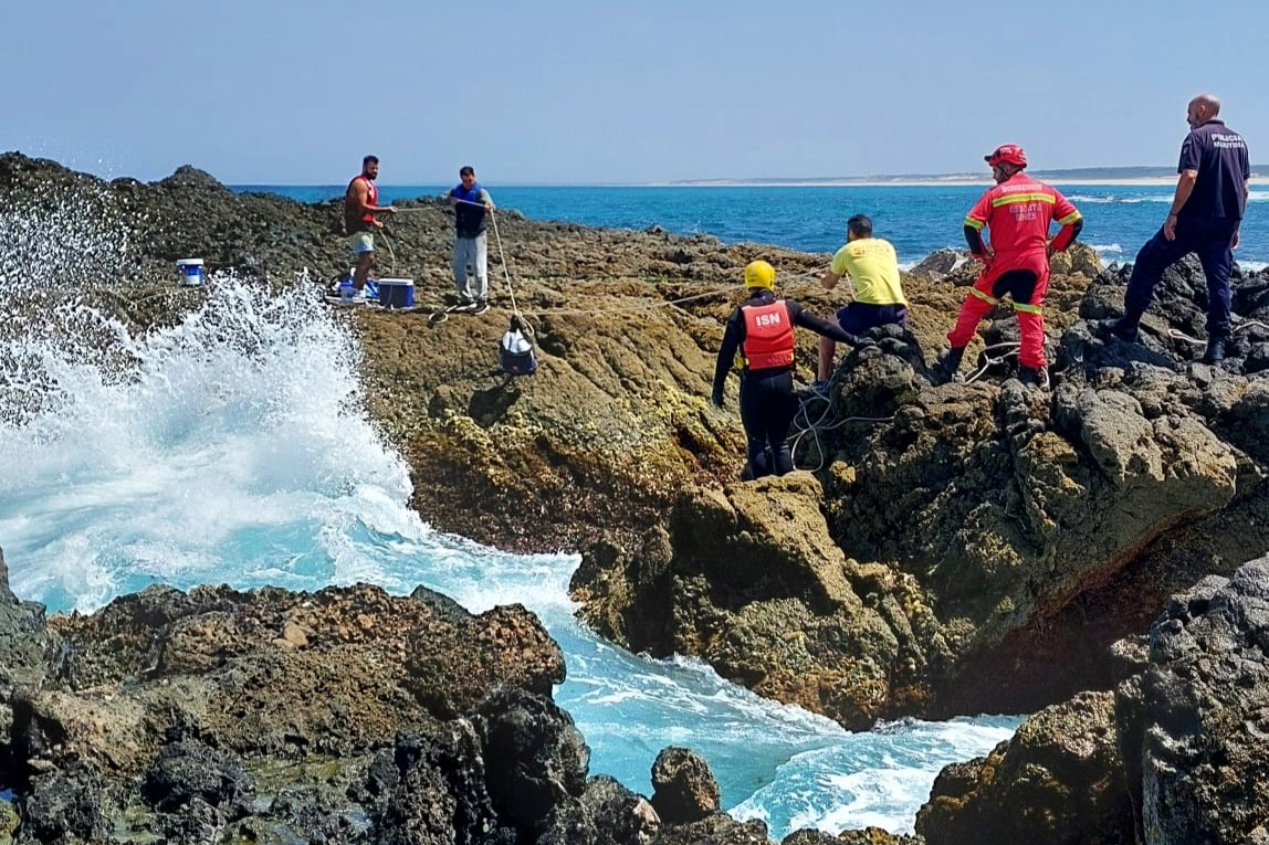 Sul Informação - Autoridade Marítima resgata sete pescadores lúdicos na costa Norte de Sines