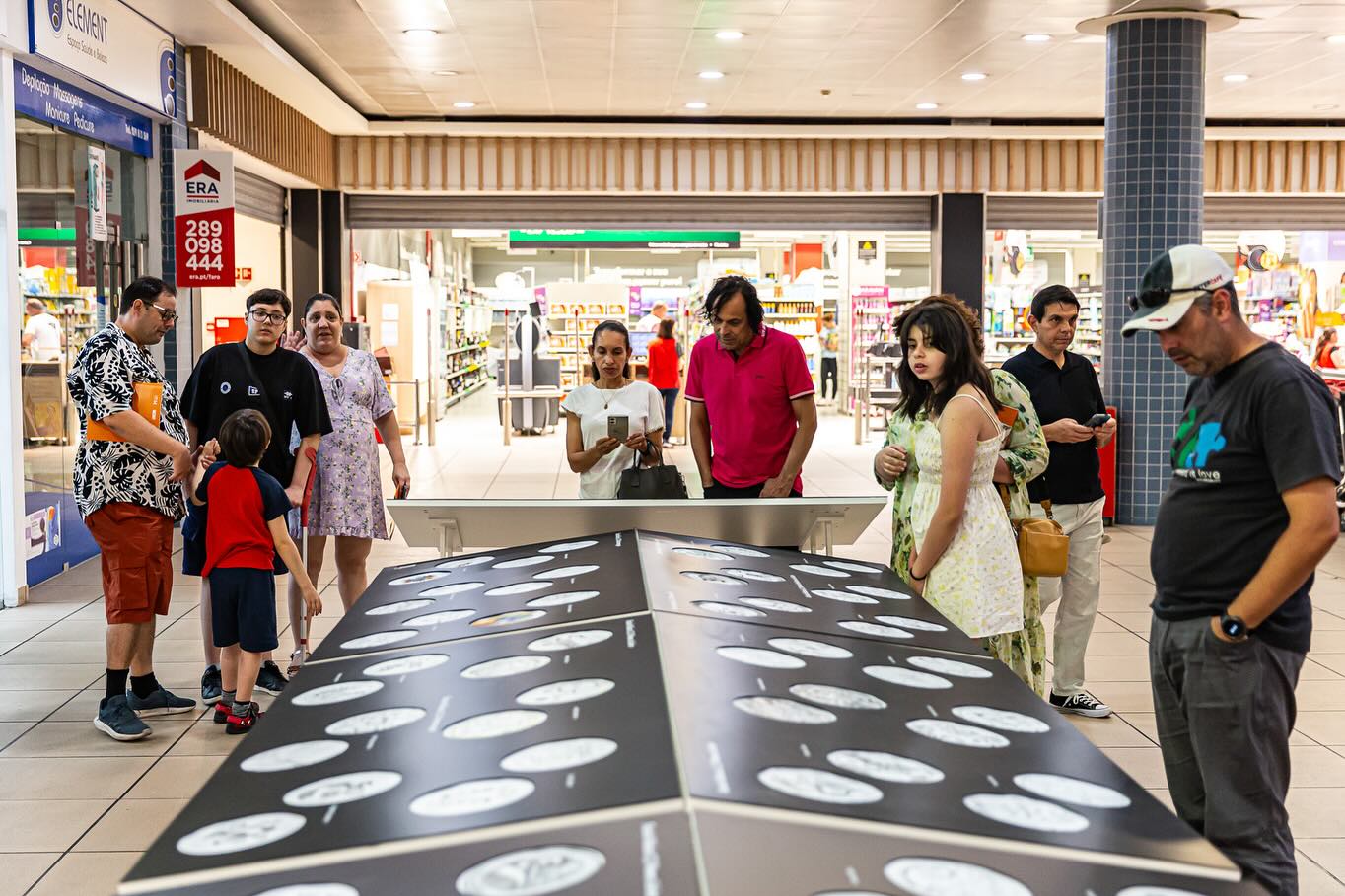 Sul Informação - 39 projetos do concurso “Desenhar a Moeda – A Multiculturalidade” em exposição no Mercado de Faro