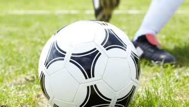 Futebol_Bola_Chuteiras_Campo