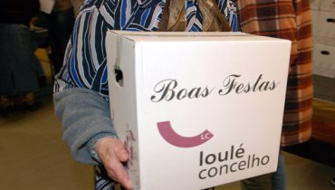 Entrega de Cabazes de Natal - C.M.Loule - Mira