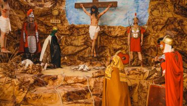 Exposição A Paixão de Cristo reciclado