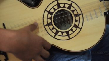 FACECO_2018_22 (Custom)|Manual Cordofones