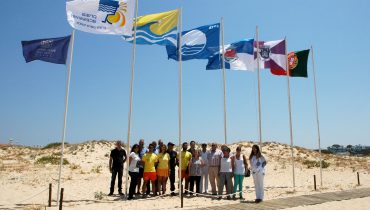 Hastear da Bandeira Azul nas Praias do Concelho de Loulé - C.M.Loule - Mira (2)