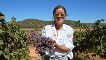 Mafalda Garcia de Matos_er (2)|Mafalda Garcia de Matos_er (1)|Quinta Arvad Wine_enoturismo_vindima_er (2)|Quinta Arvad Wine_enoturismo_vindima_er (13)|Quinta Arvad Wine_enoturismo_vindima_er (16)|Quinta Arvad Wine_enoturismo_vindima_er (18)|Quinta Arvad Wine_enoturismo_vindima_er (19)|Quinta Arvad Wine_er (2)|Quinta Arvad Wine_er (10)|Quinta Arvad Wine_er (13)|Quinta Arvad Wine_vinha e casta negra mole_er (1)|Quinta Arvad Wine_vinha e casta negra mole_er (6)|Quinta Arvad Wine_vinha e casta negra mole_er (7)