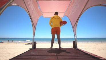 Imagens da meia praia e porto de mós