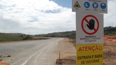 Obras paradas na EN125