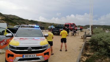 Pescador morre entre a praia da Amoreira e a praia do Monte Clérigo em Aljezur