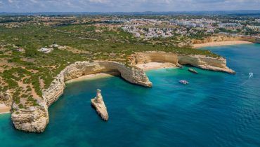 Praia do Pontal ou do Submarino_FOTO Turismo do Algarve