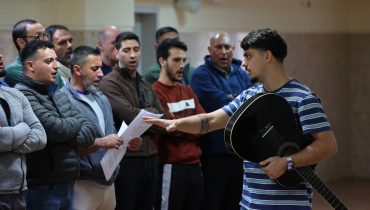 Grupo de reclusos de Beja toma o gosto à liberdade com cante alentejano|Grupo de reclusos de Beja toma o gosto à liberdade com cante alentejano