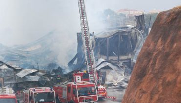 Retail Park destruido pelo fogo