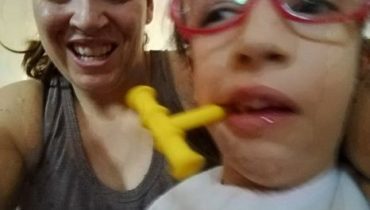ajudem a mariana