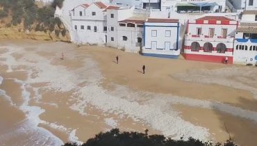 praia carvoeiro