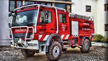 veículo florestal de combate a incêndios